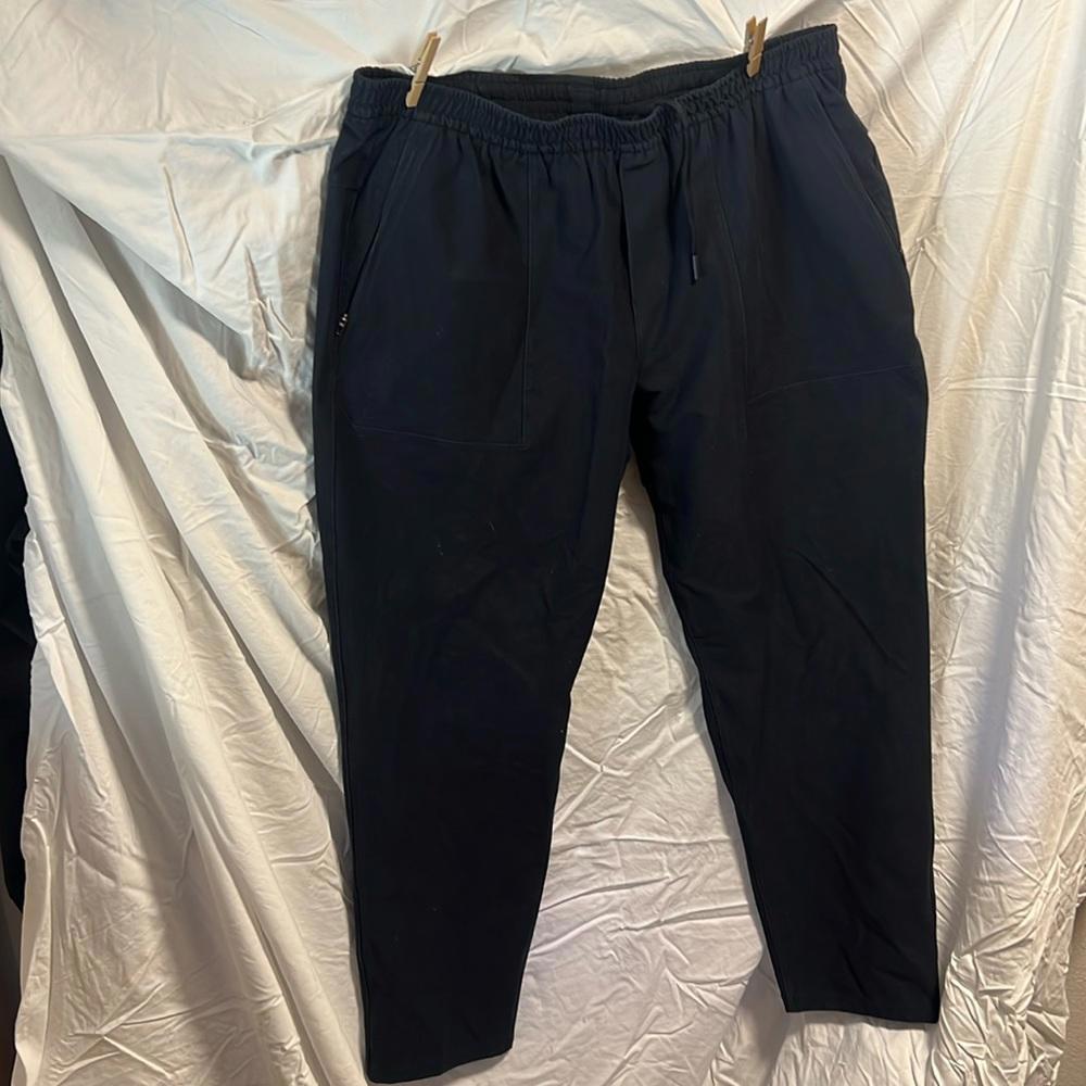 Lululemon Utilitech Pull on Classic Fit Pant 30'"